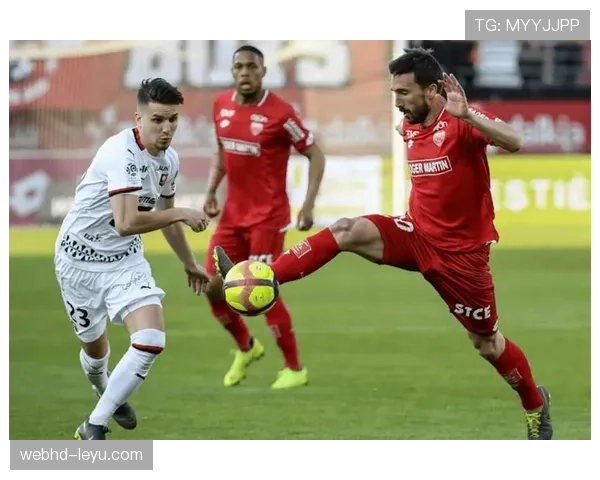 阿尔克马尔战术升级：攻防两端全面提升，近期表现引发关注