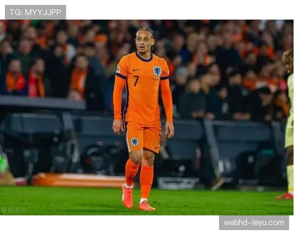 哈维·西蒙斯租借加盟巴黎圣日耳曼，开启职业生涯新篇章